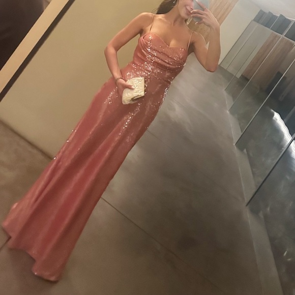 I just used this weekend for a wedding and not going to use it again - Picture 2 of 3